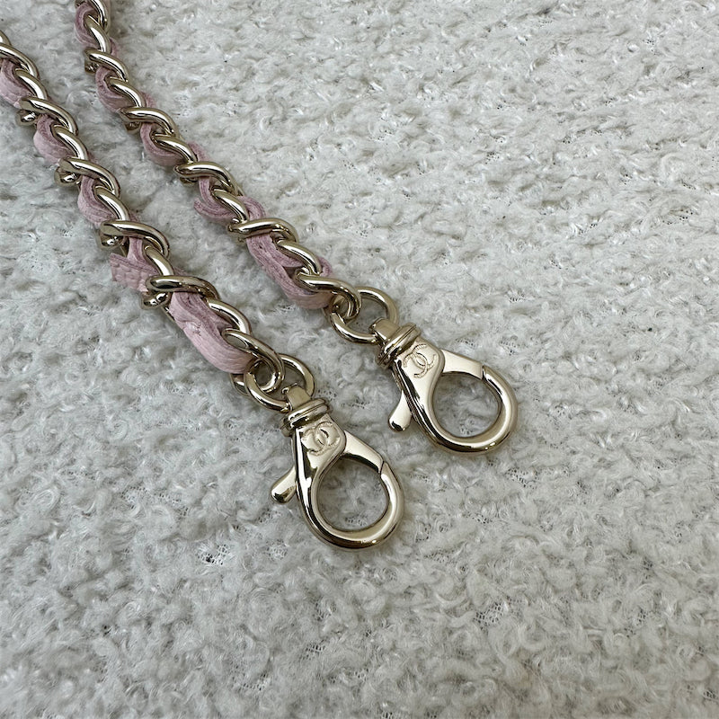 GLM-Vanity / Clutch with Chain (LP Style Bag) in 25S Light Pink Caviar and LGHW (Model: AP4385)
