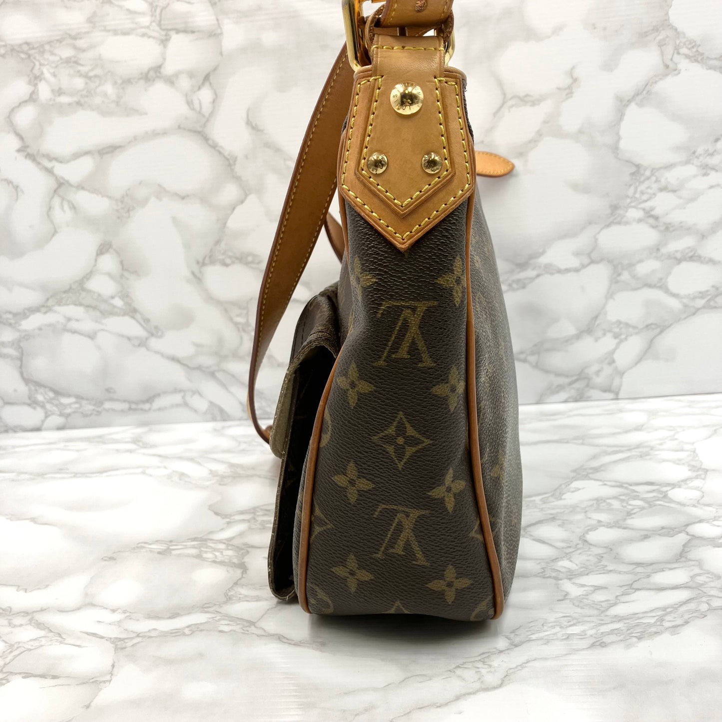 LOUIS VUITTON Monogram Hudson GM