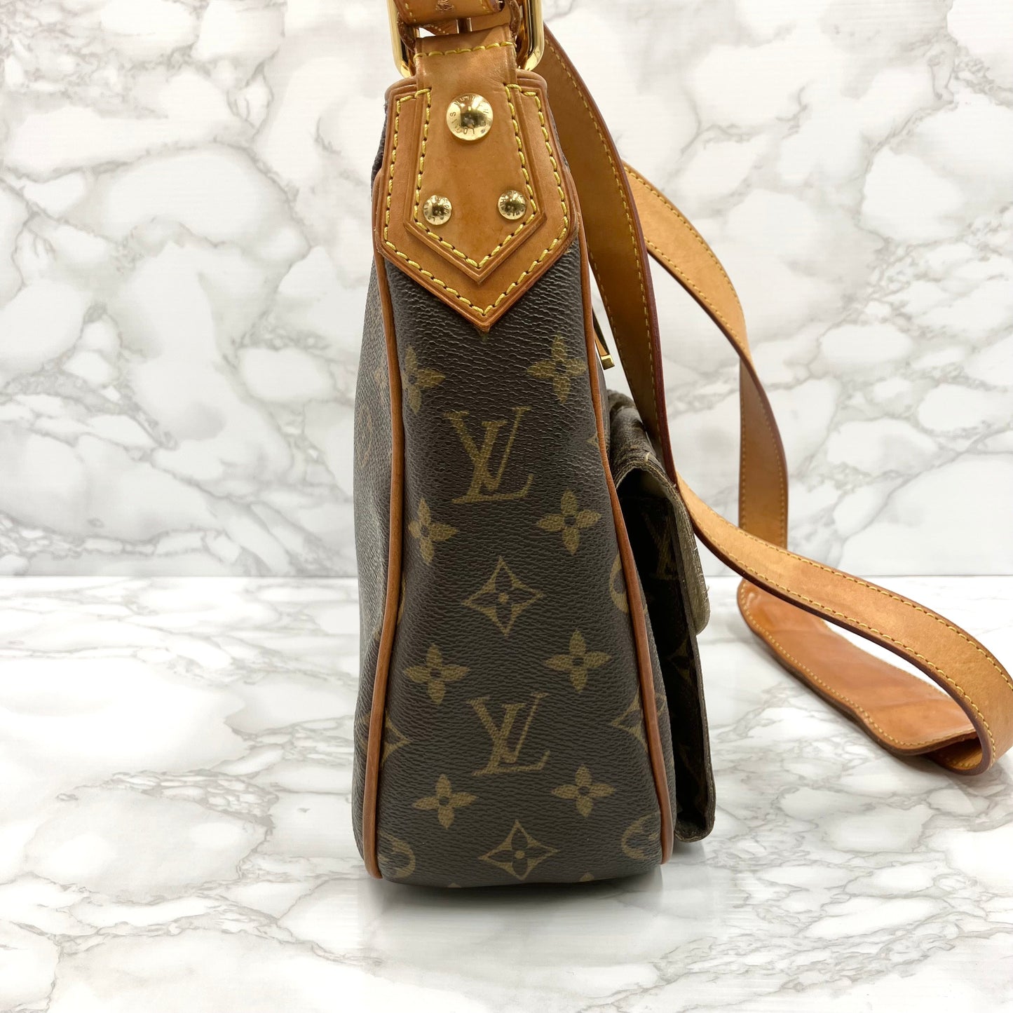 LOUIS VUITTON Monogram Hudson GM
