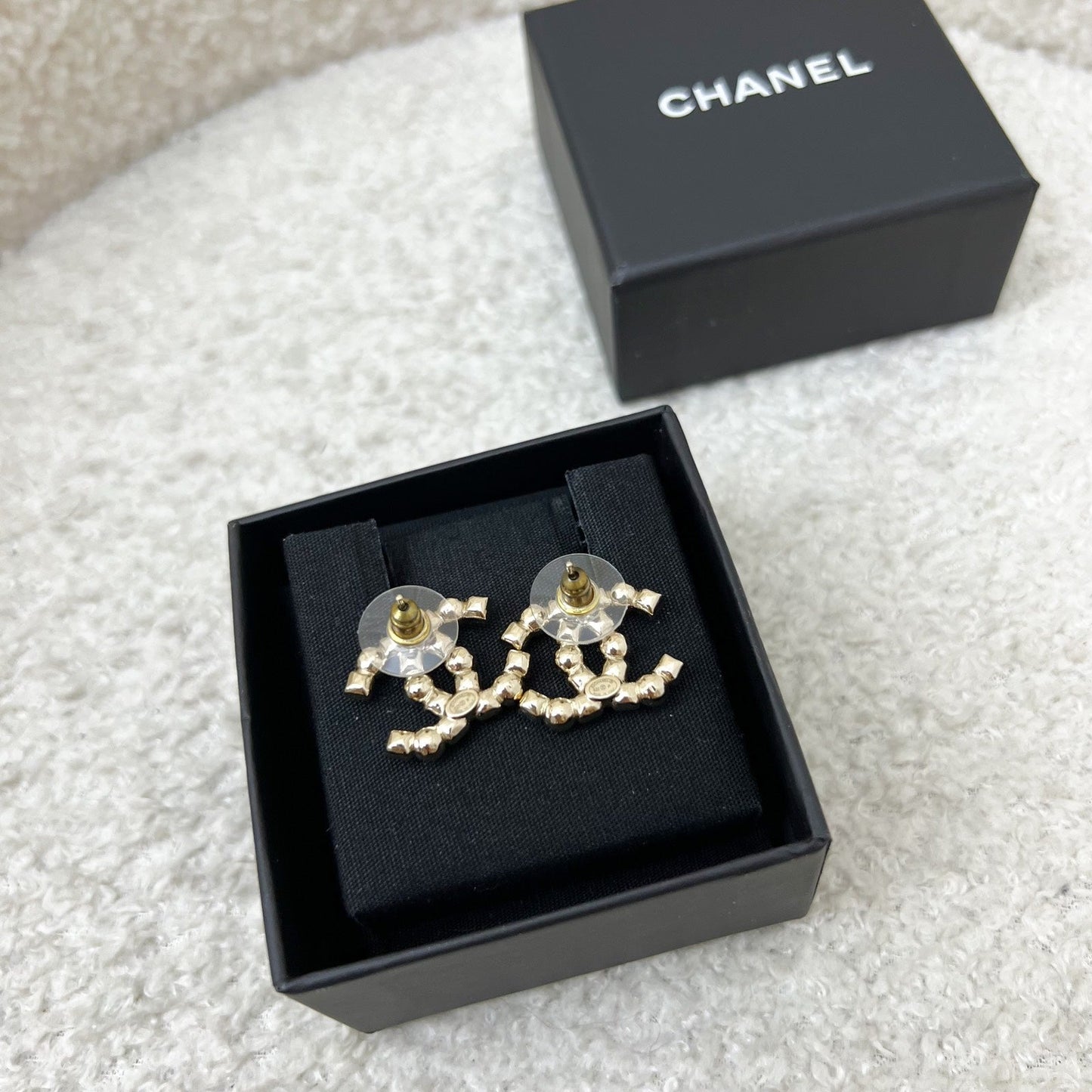 GLM-22P Medium GLM- Logo Earrings with Pearls in LGHW (Model: AB7879)