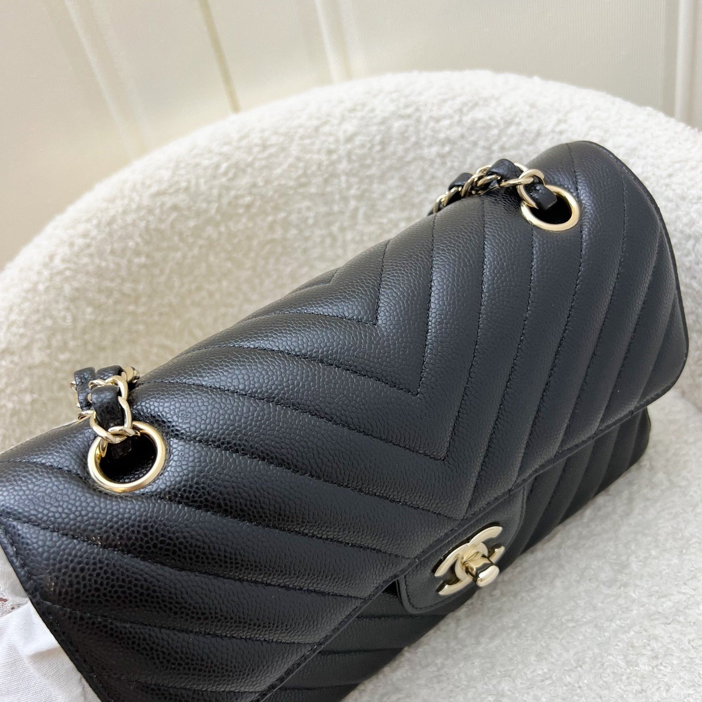 GLM-Small Classic Flap CF in Chevron Quilted Black Caviar and LGHW (Model: A01113)