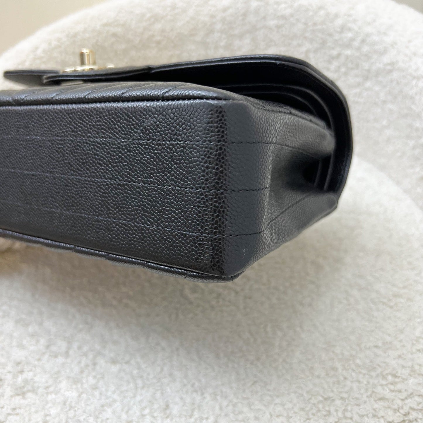 GLM-Small Classic Flap CF in Chevron Quilted Black Caviar and LGHW (Model: A01113)