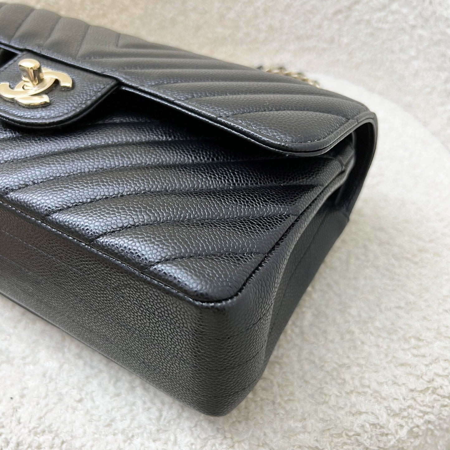 GLM-Small Classic Flap CF in Chevron Quilted Black Caviar and LGHW (Model: A01113)
