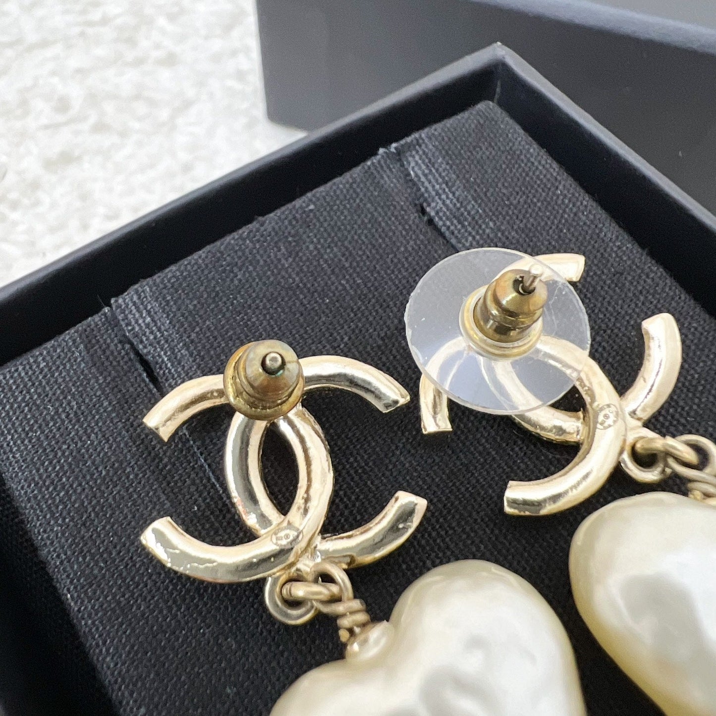 GLM-22C GLM- Logo with Heart Pearl Dangling Earring in LGHW (Model: AB7529)