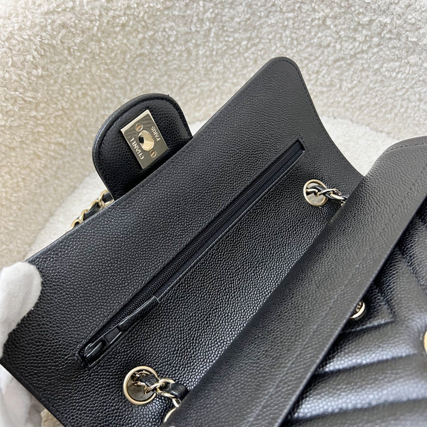 GLM-Small Classic Flap CF in Chevron Quilted Black Caviar and LGHW (Model: A01113)
