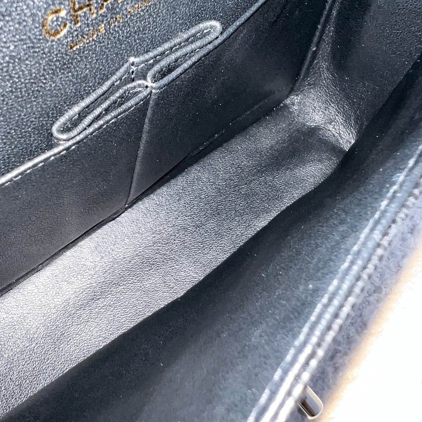 GLM-Small Classic Flap CF in Chevron Quilted Black Caviar and LGHW (Model: A01113)