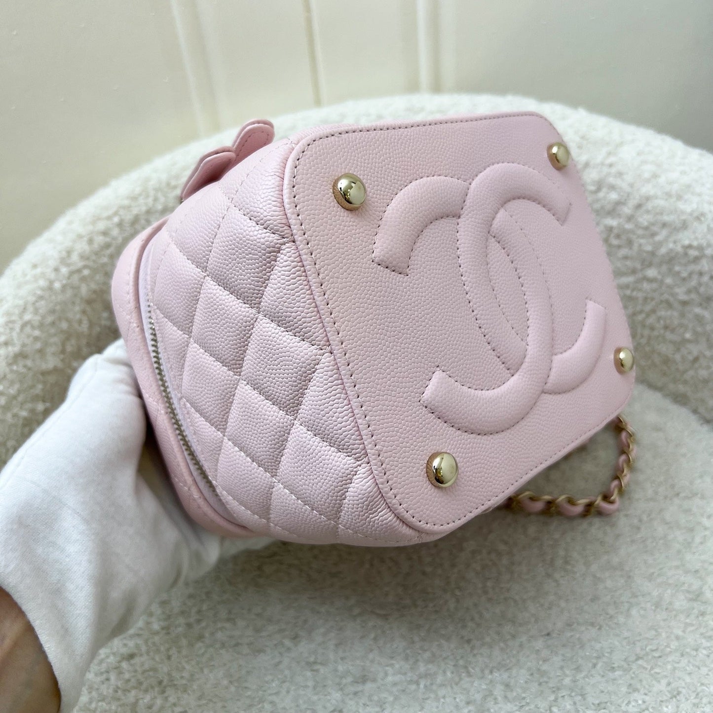 GLM-22S Top Handle Vanity Case with Chain in Pink Caviar LGHW (Model: AS3171)