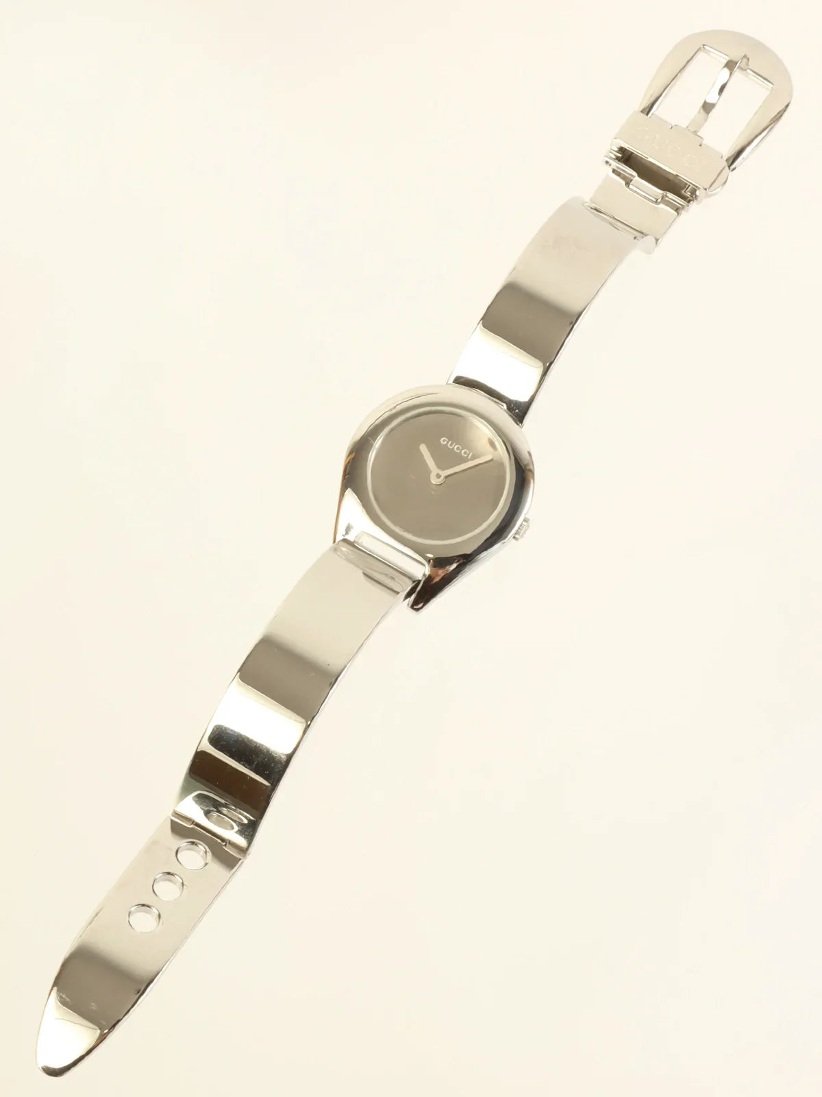 GUCCI Round Face Bangle Watch Silver