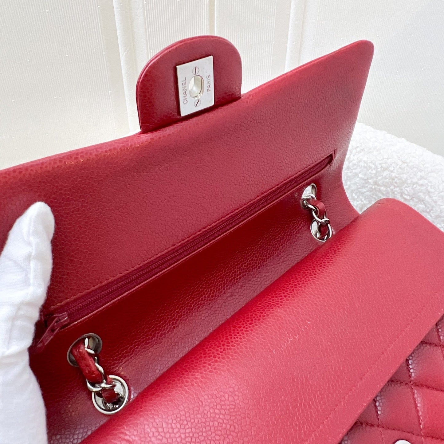 GLM-Medium Classic Flap CF in Red Caviar and SHW