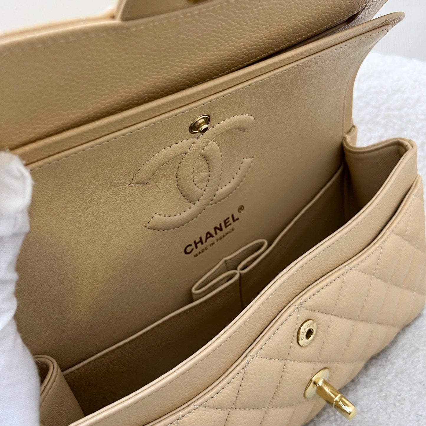GLM-Small Classic Flap CF in Beige Caviar and GHW