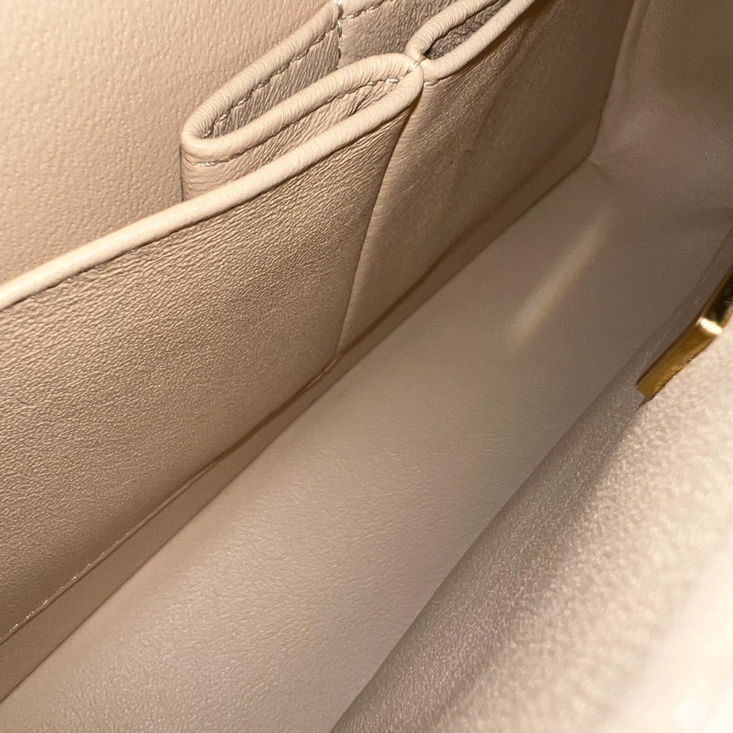 GLM-Small Classic Flap CF in Beige Caviar and GHW