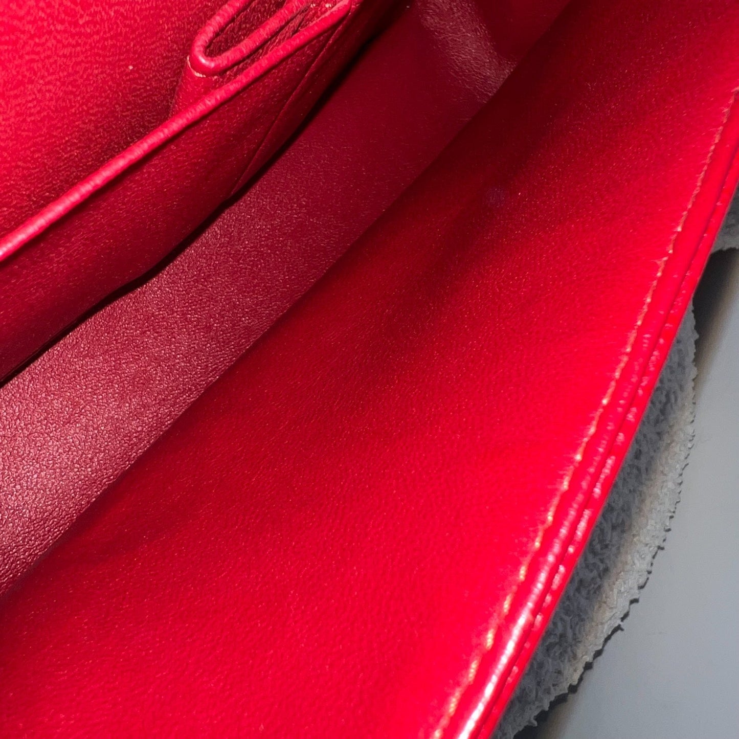GLM-Medium Classic Flap CF in Red Caviar and SHW