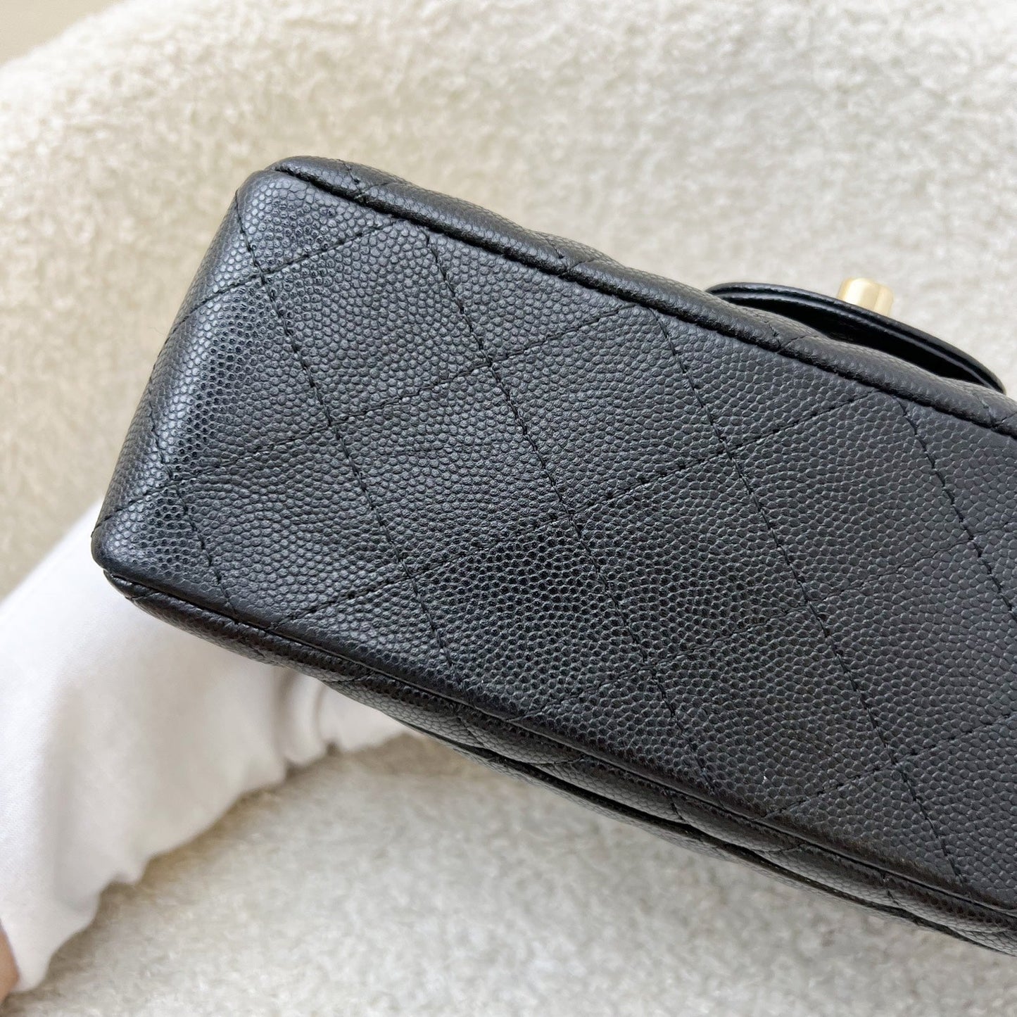 GLM-Mini Rectangle Classic Flap in Black Caviar and LGHW