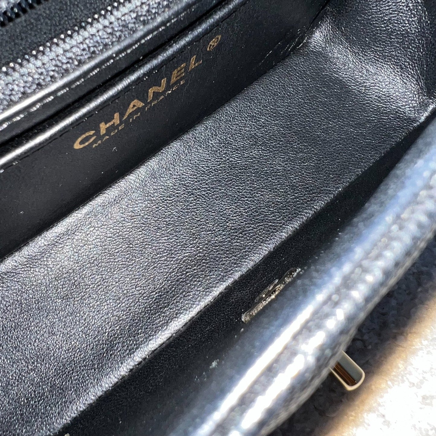 GLM-Mini Rectangle Classic Flap in Black Caviar and LGHW
