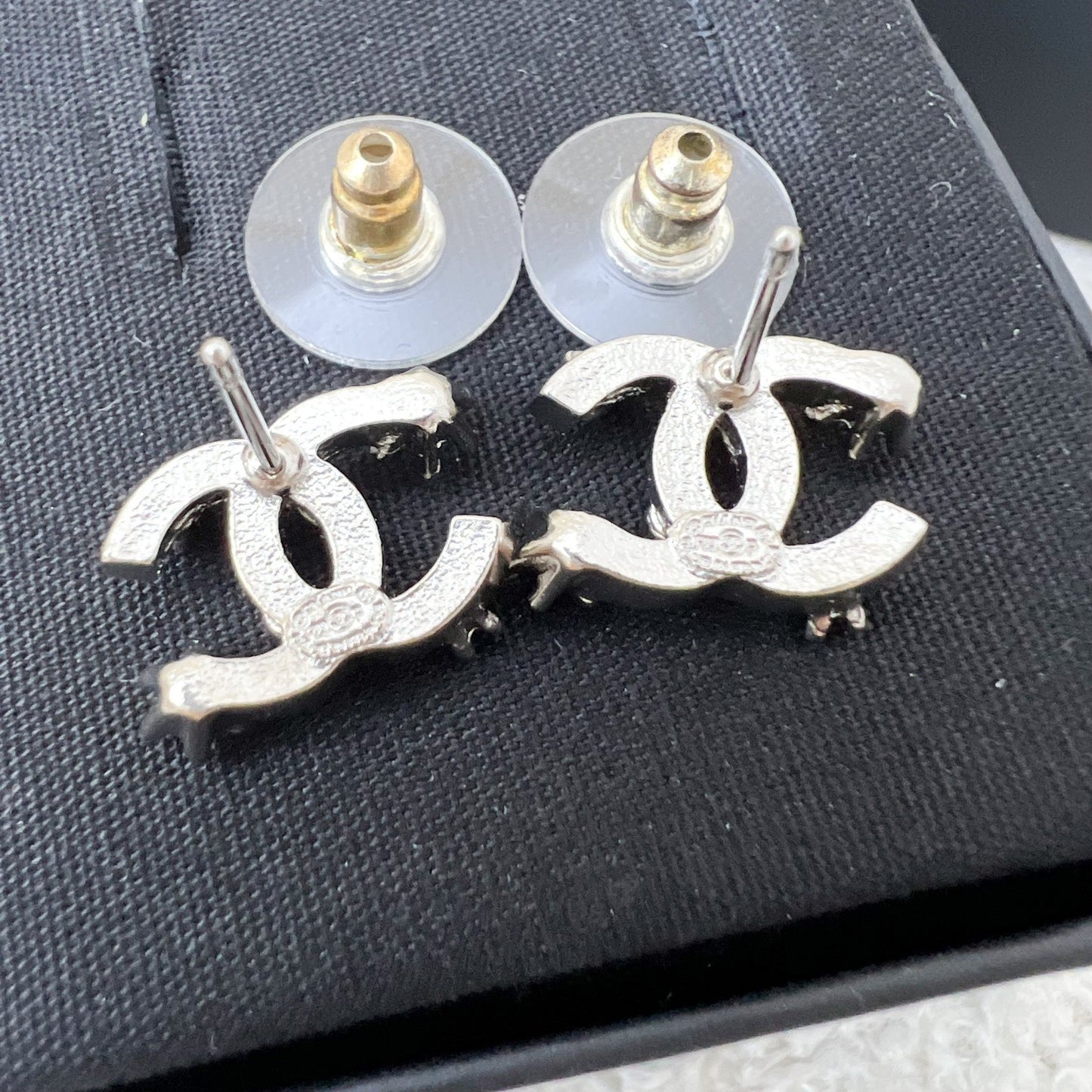 GLM-23P GLM- Logo Earrings with Crystal