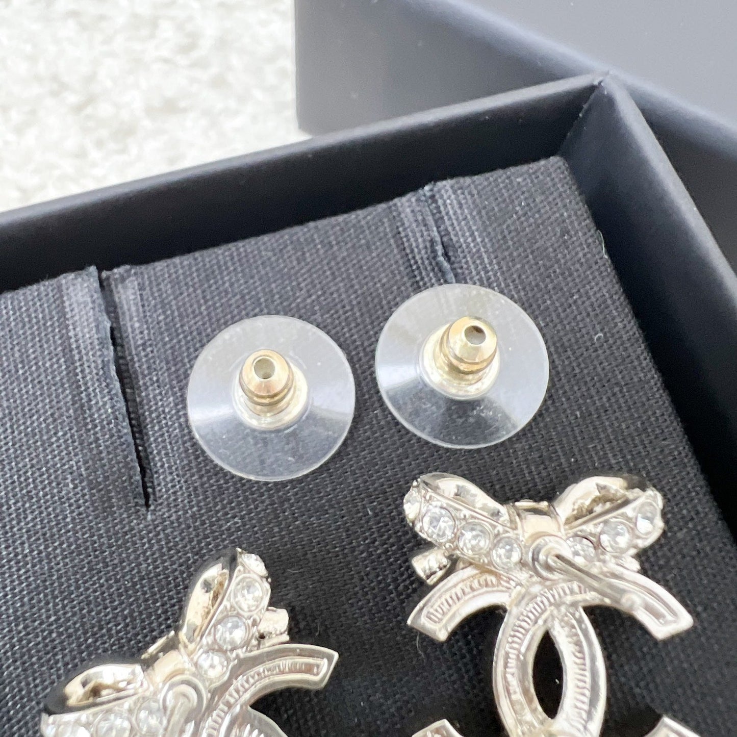 GLM-23S Ribbon Earrings with Crystals in SHW