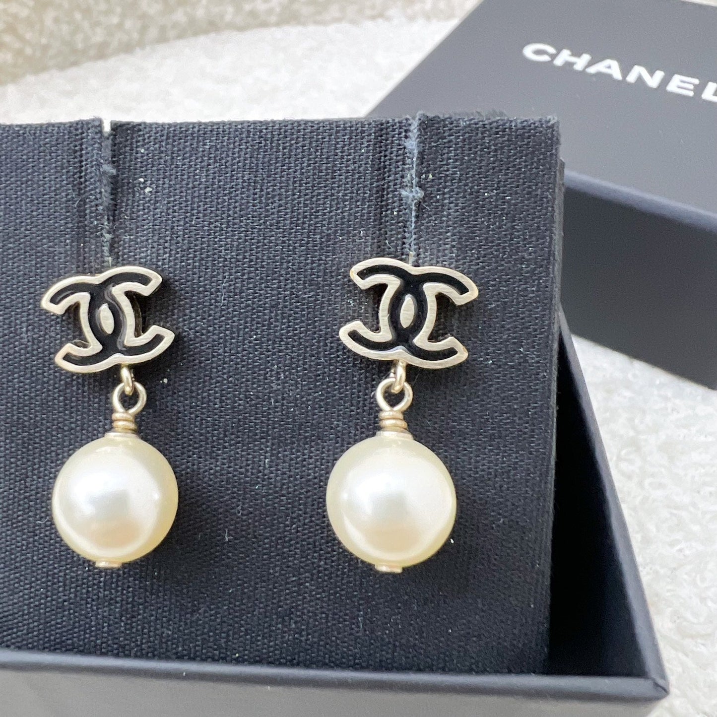 GLM-GLM- Logo Pearl Drop Earrings