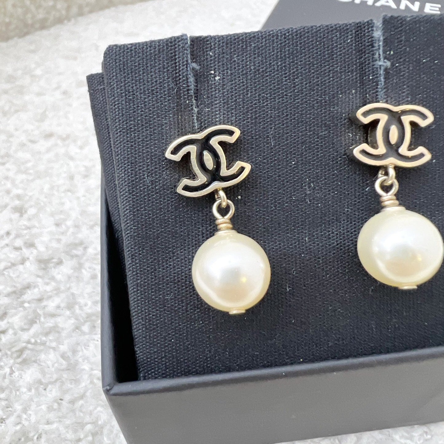 GLM-GLM- Logo Pearl Drop Earrings