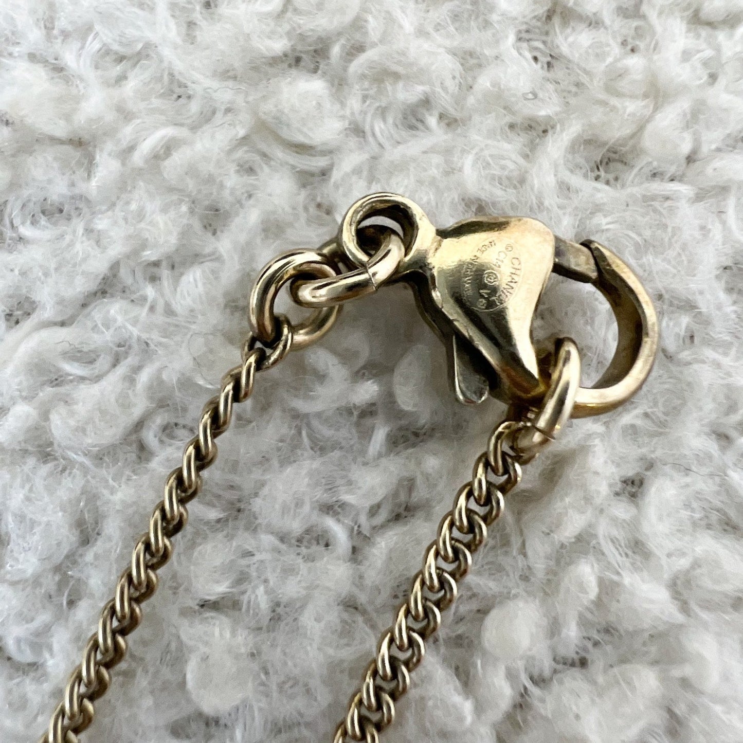 GLM-GLM- Logo with Dangling Pearl Necklace in Aged Gold HW