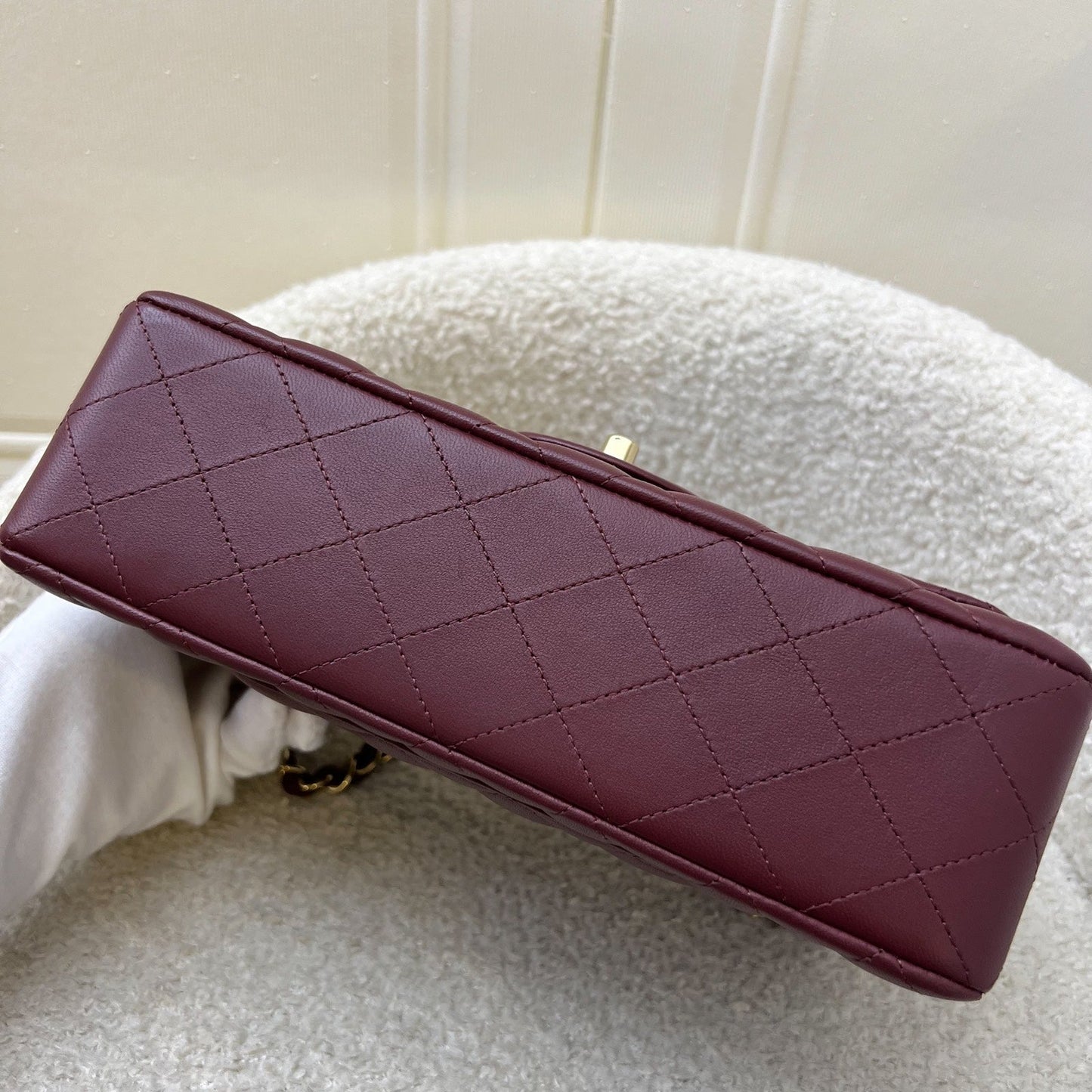GLM-Small Classic Flap CF in Burgundy Lambskin and LGHW