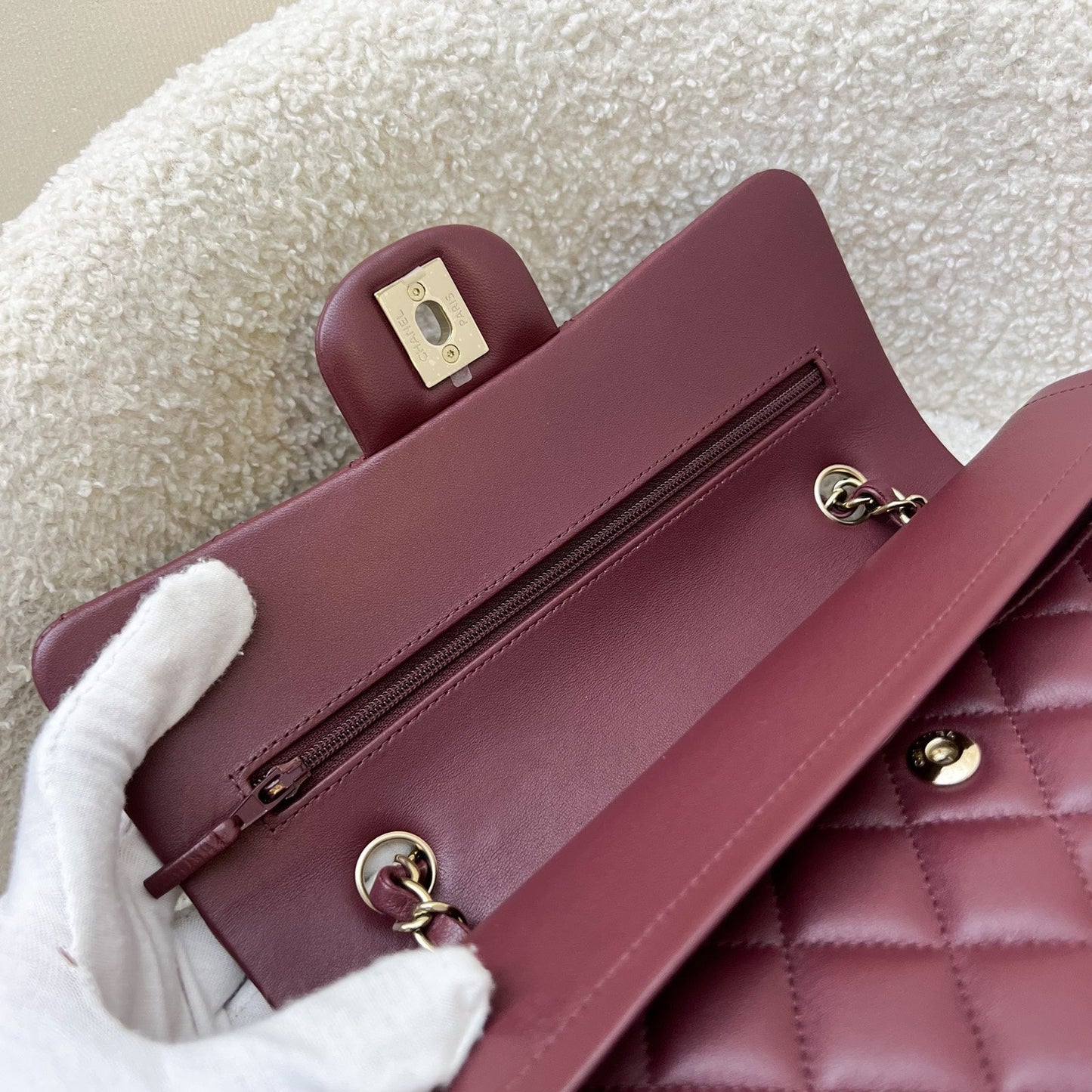 GLM-Small Classic Flap CF in Burgundy Lambskin and LGHW
