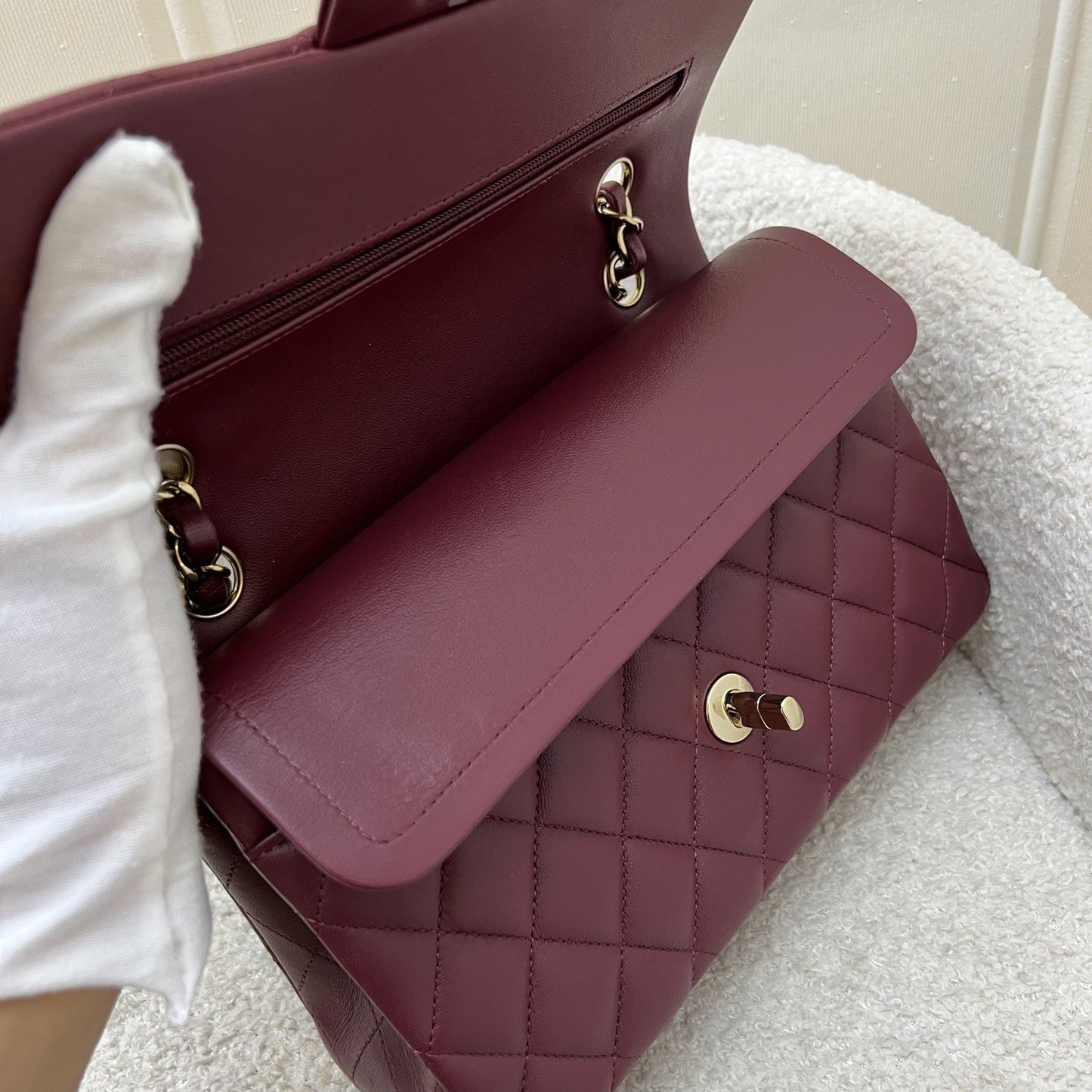 GLM-Small Classic Flap CF in Burgundy Lambskin and LGHW