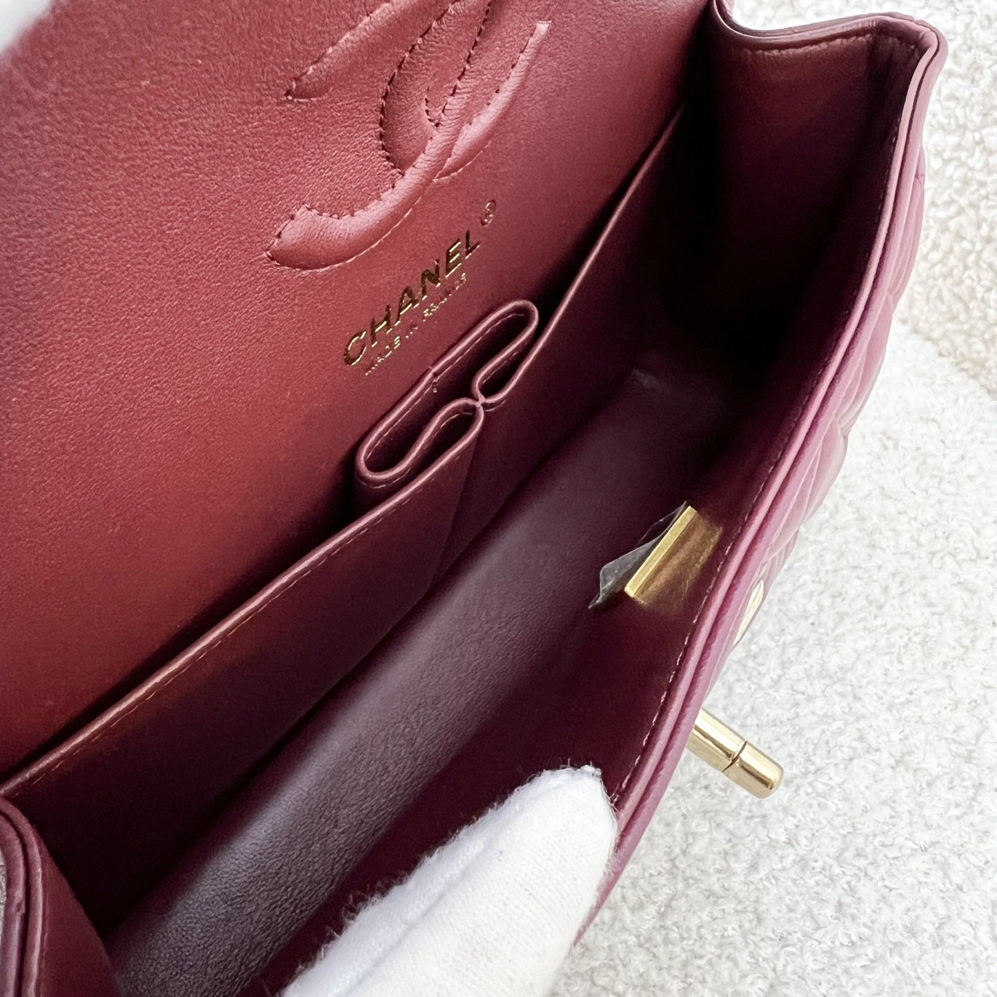 GLM-Small Classic Flap CF in Burgundy Lambskin and LGHW