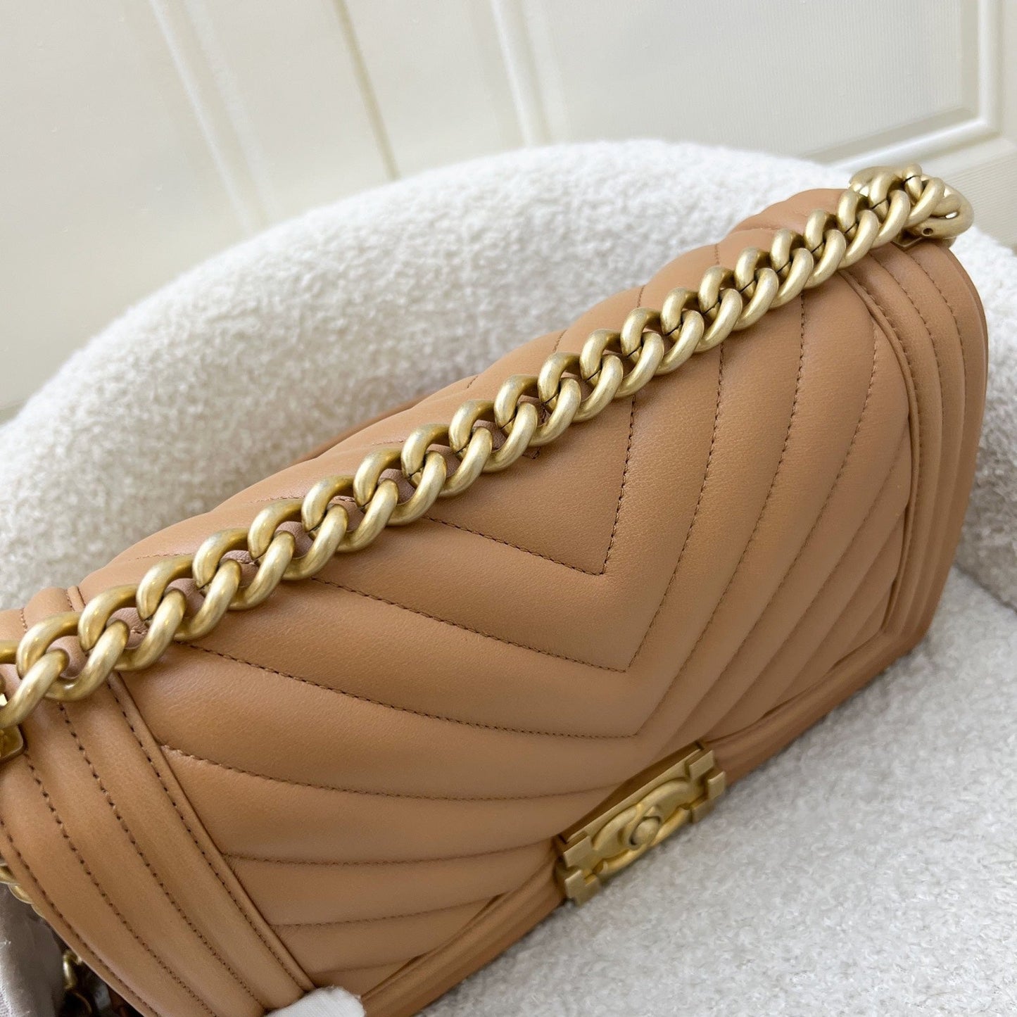 GLM-Medium 25cm Boy Flap in Chevron Quilted Caramel Lambskin and AGHW (Model: A67086)
