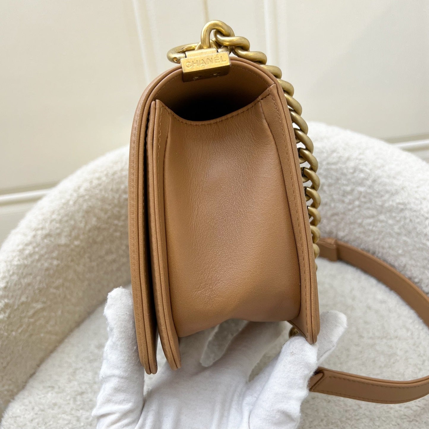 GLM-Medium 25cm Boy Flap in Chevron Quilted Caramel Lambskin and AGHW (Model: A67086)