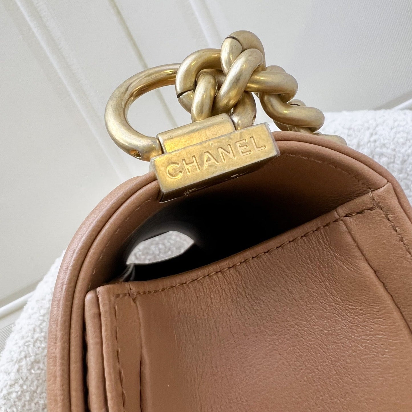 GLM-Medium 25cm Boy Flap in Chevron Quilted Caramel Lambskin and AGHW (Model: A67086)