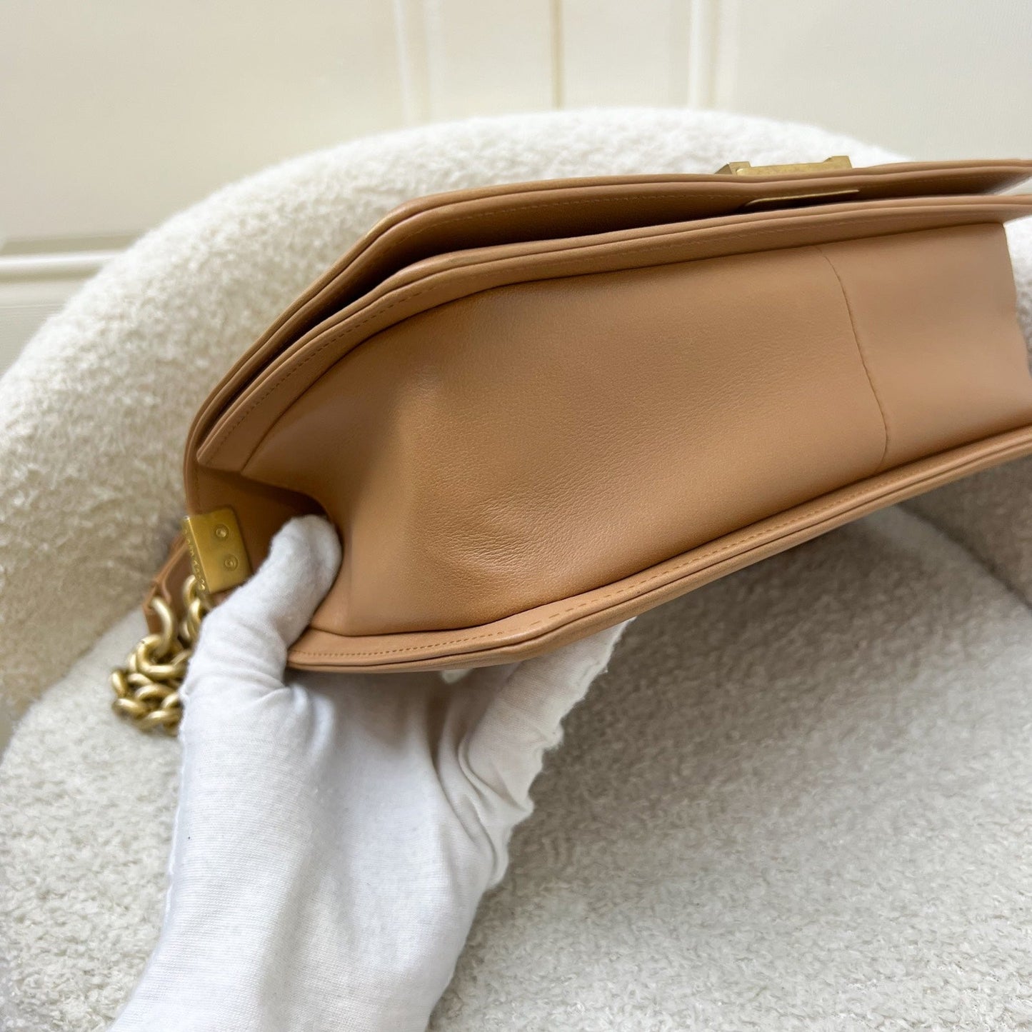 GLM-Medium 25cm Boy Flap in Chevron Quilted Caramel Lambskin and AGHW (Model: A67086)
