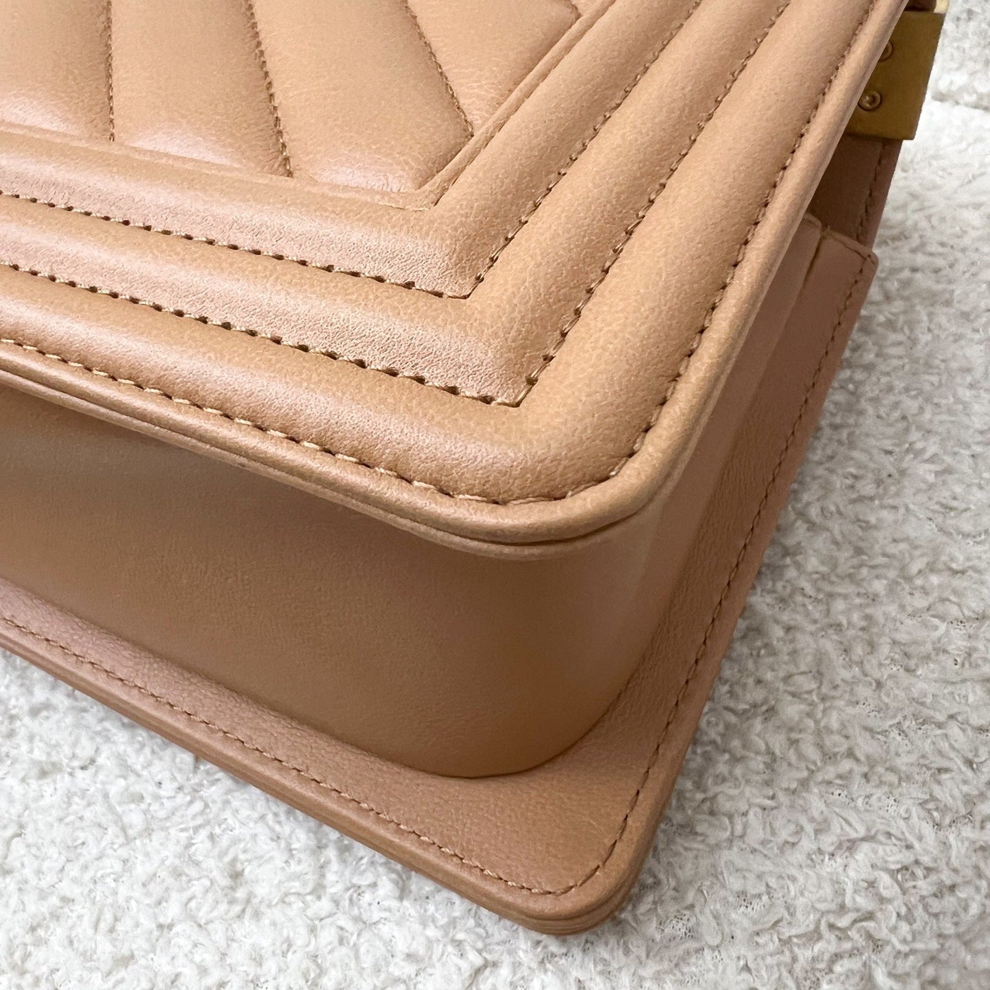 GLM-Medium 25cm Boy Flap in Chevron Quilted Caramel Lambskin and AGHW (Model: A67086)
