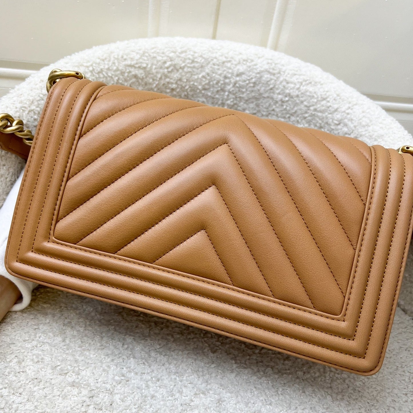 GLM-Medium 25cm Boy Flap in Chevron Quilted Caramel Lambskin and AGHW (Model: A67086)