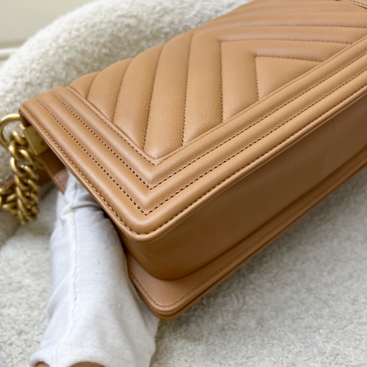 GLM-Medium 25cm Boy Flap in Chevron Quilted Caramel Lambskin and AGHW (Model: A67086)