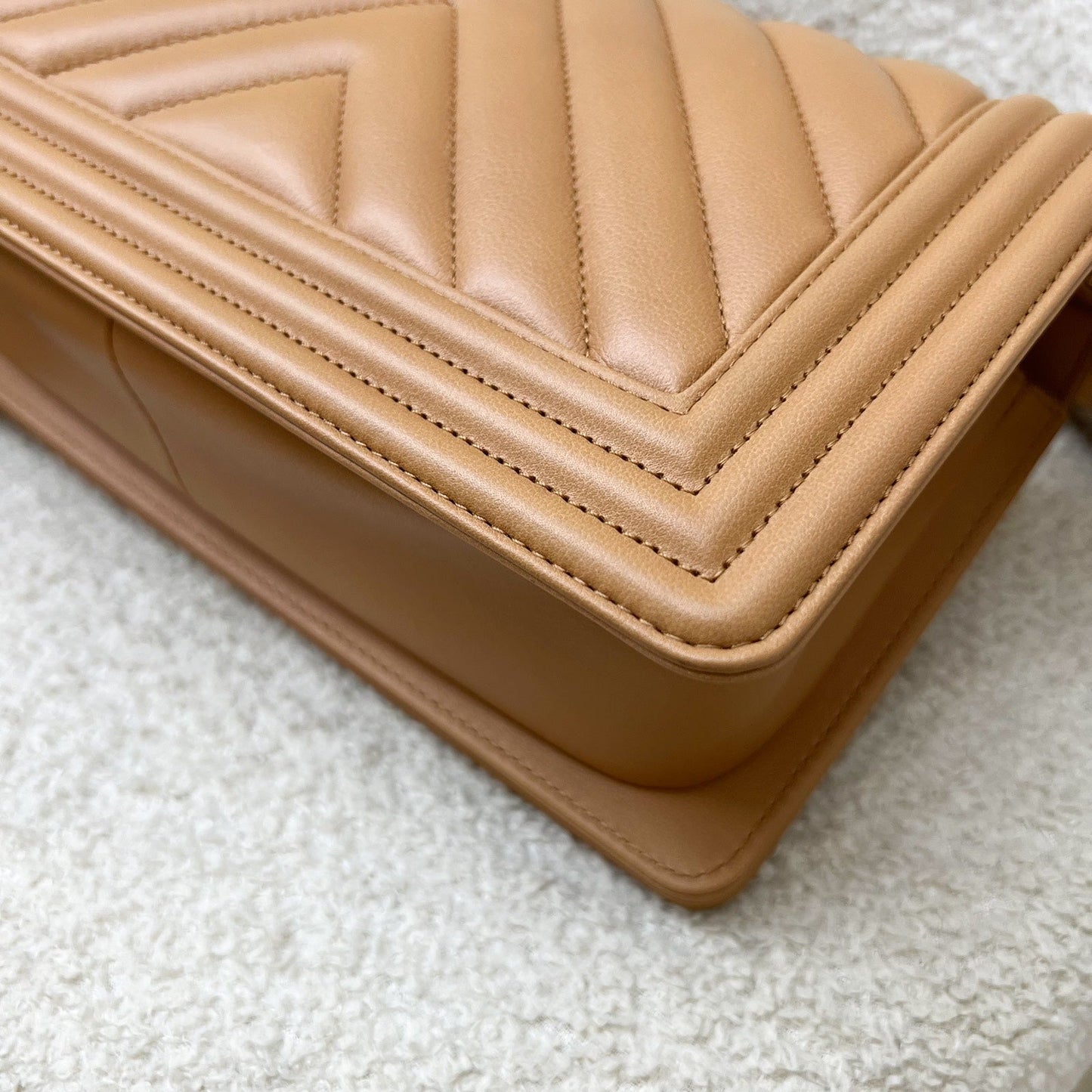GLM-Medium 25cm Boy Flap in Chevron Quilted Caramel Lambskin and AGHW (Model: A67086)