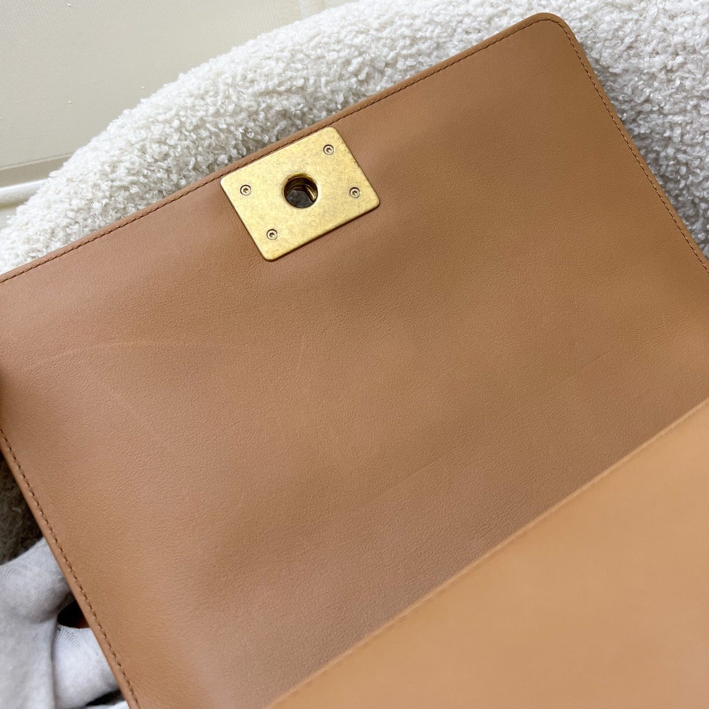 GLM-Medium 25cm Boy Flap in Chevron Quilted Caramel Lambskin and AGHW (Model: A67086)