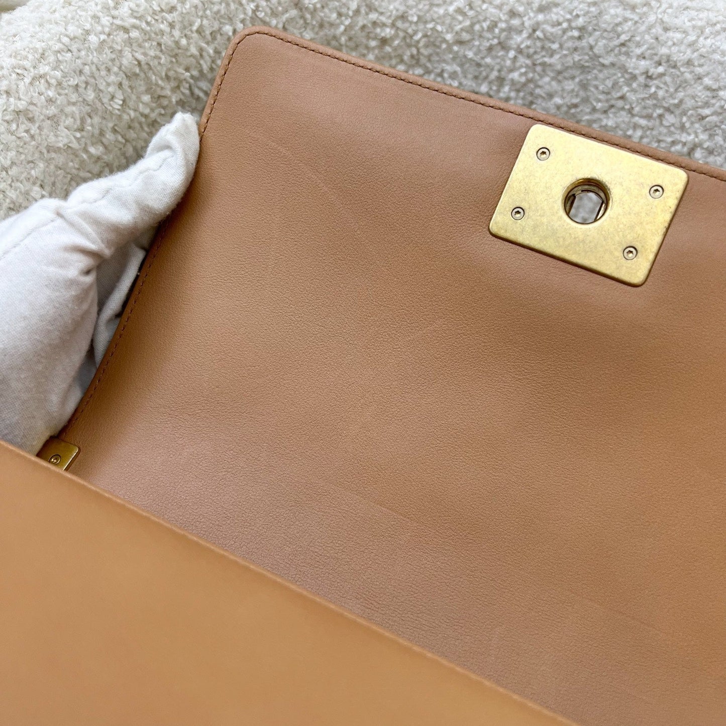 GLM-Medium 25cm Boy Flap in Chevron Quilted Caramel Lambskin and AGHW (Model: A67086)