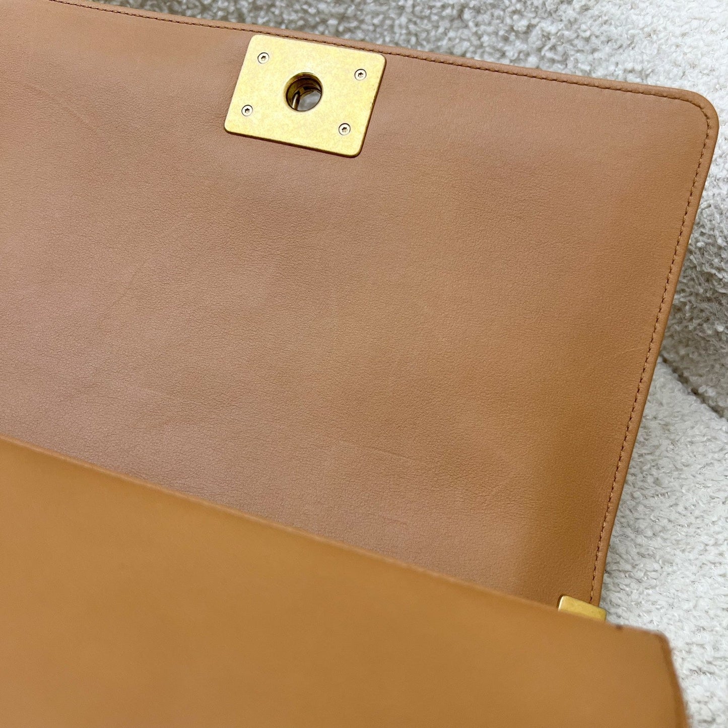GLM-Medium 25cm Boy Flap in Chevron Quilted Caramel Lambskin and AGHW (Model: A67086)
