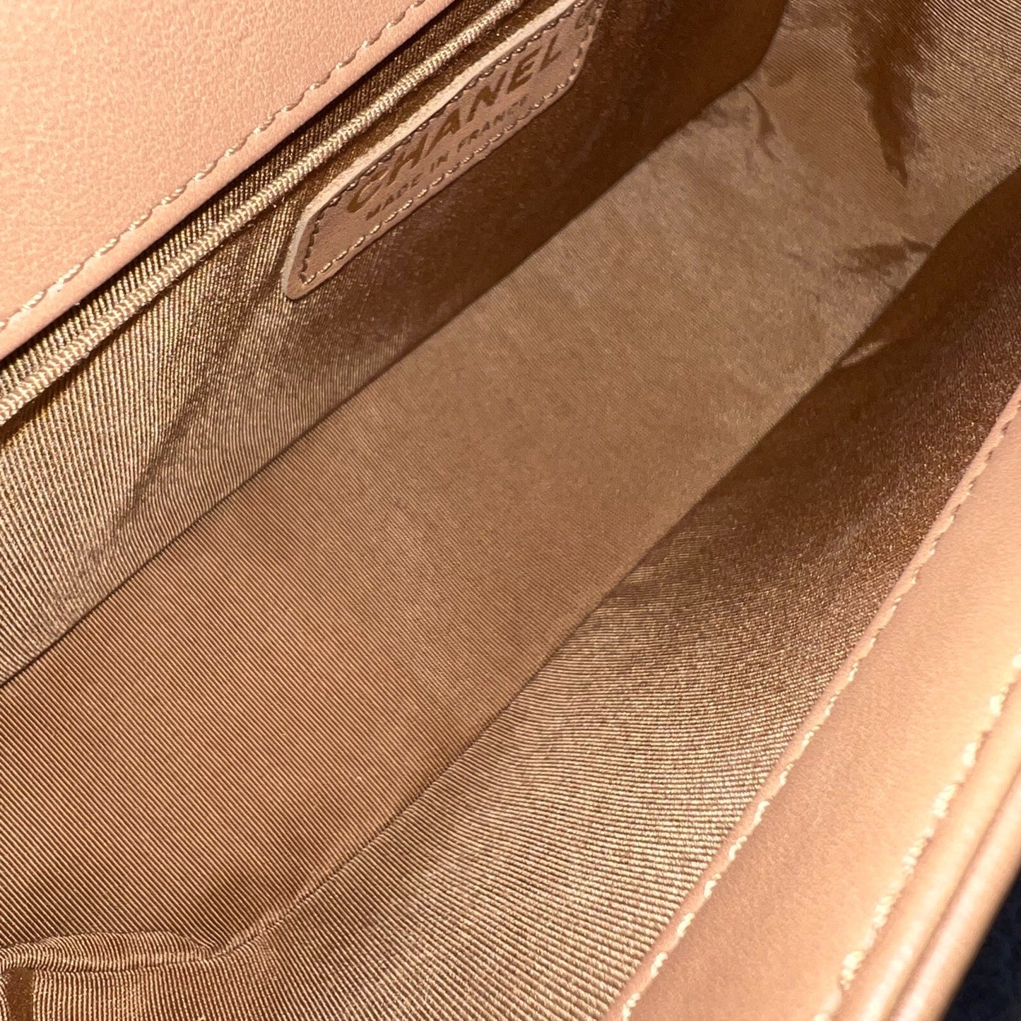 GLM-Medium 25cm Boy Flap in Chevron Quilted Caramel Lambskin and AGHW (Model: A67086)