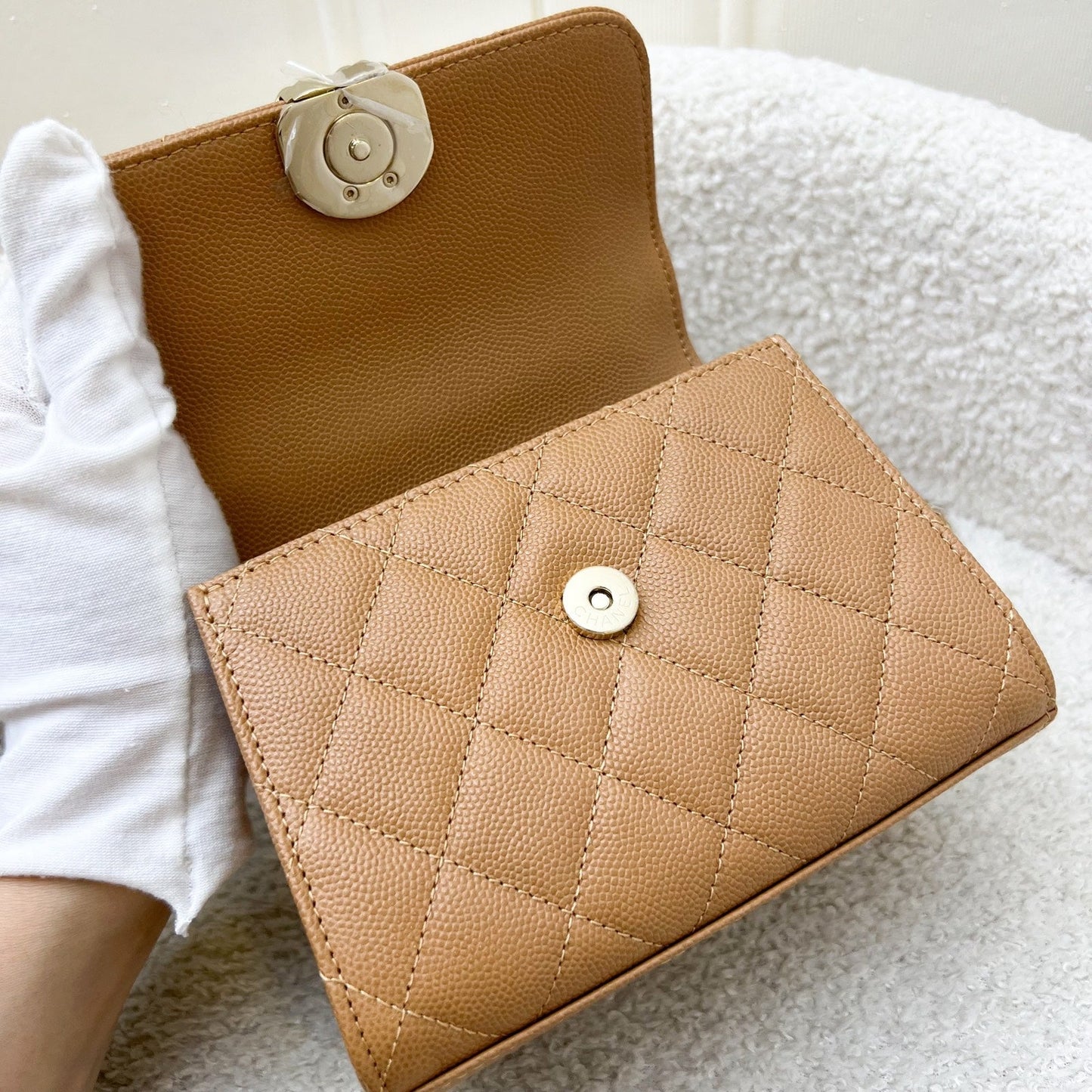 GLM-23P Top Handle Kelly Clutch with Chain in Caramel Caviar and GHW (Model: AP3237)