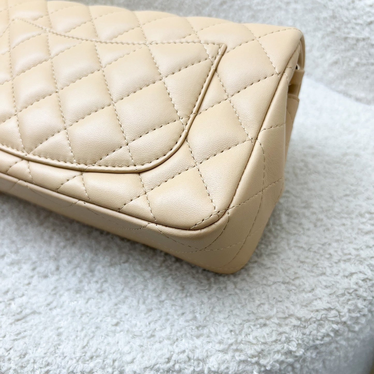 GLM-Classic Mini Rectangular Flap in 22C Beige Lambskin and LGHW (Model: A69900)