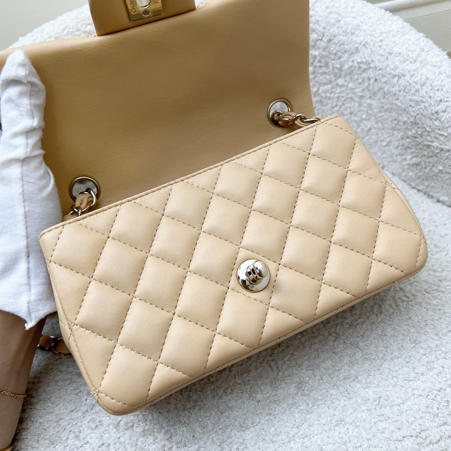 GLM-Classic Mini Rectangular Flap in 22C Beige Lambskin and LGHW (Model: A69900)