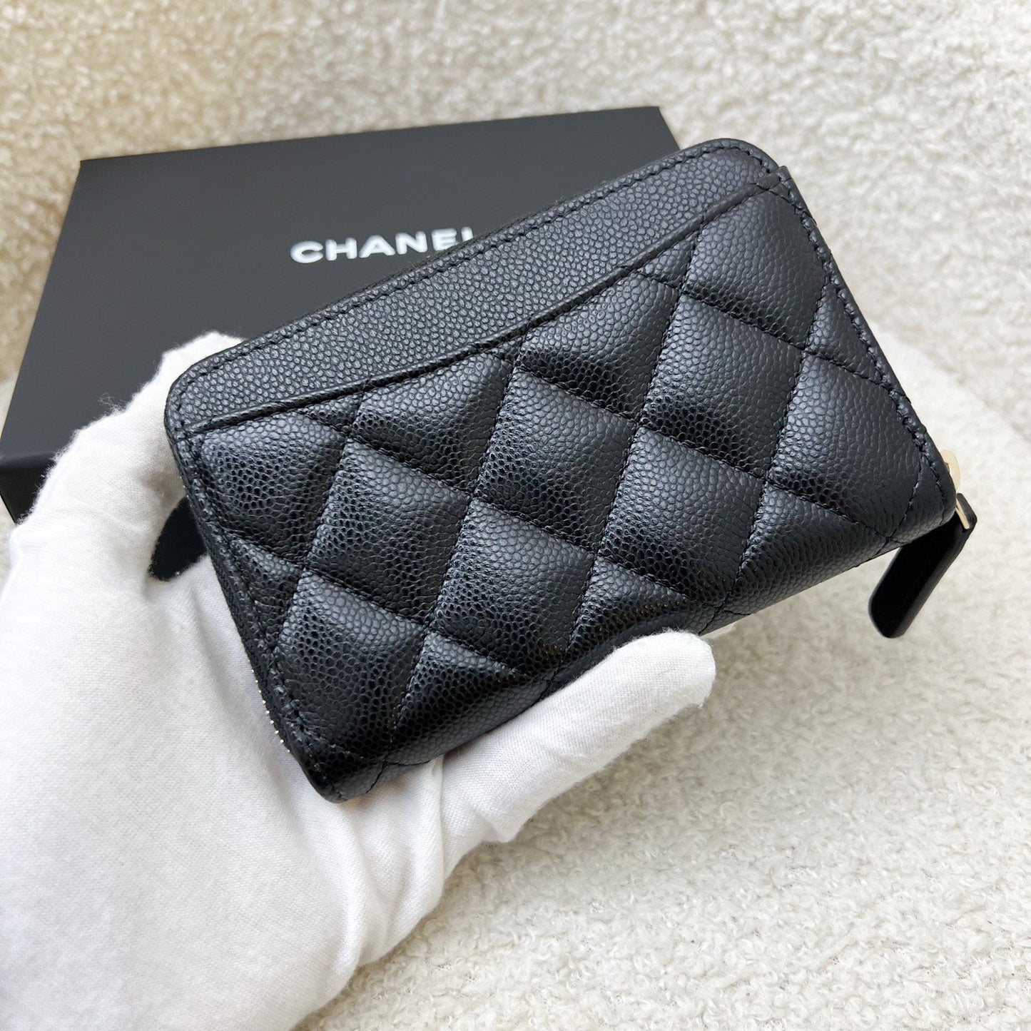 GLM-25C New Zipped Small Wallet / Card Holder in Black Caviar and LGHW (Model: AP3686)