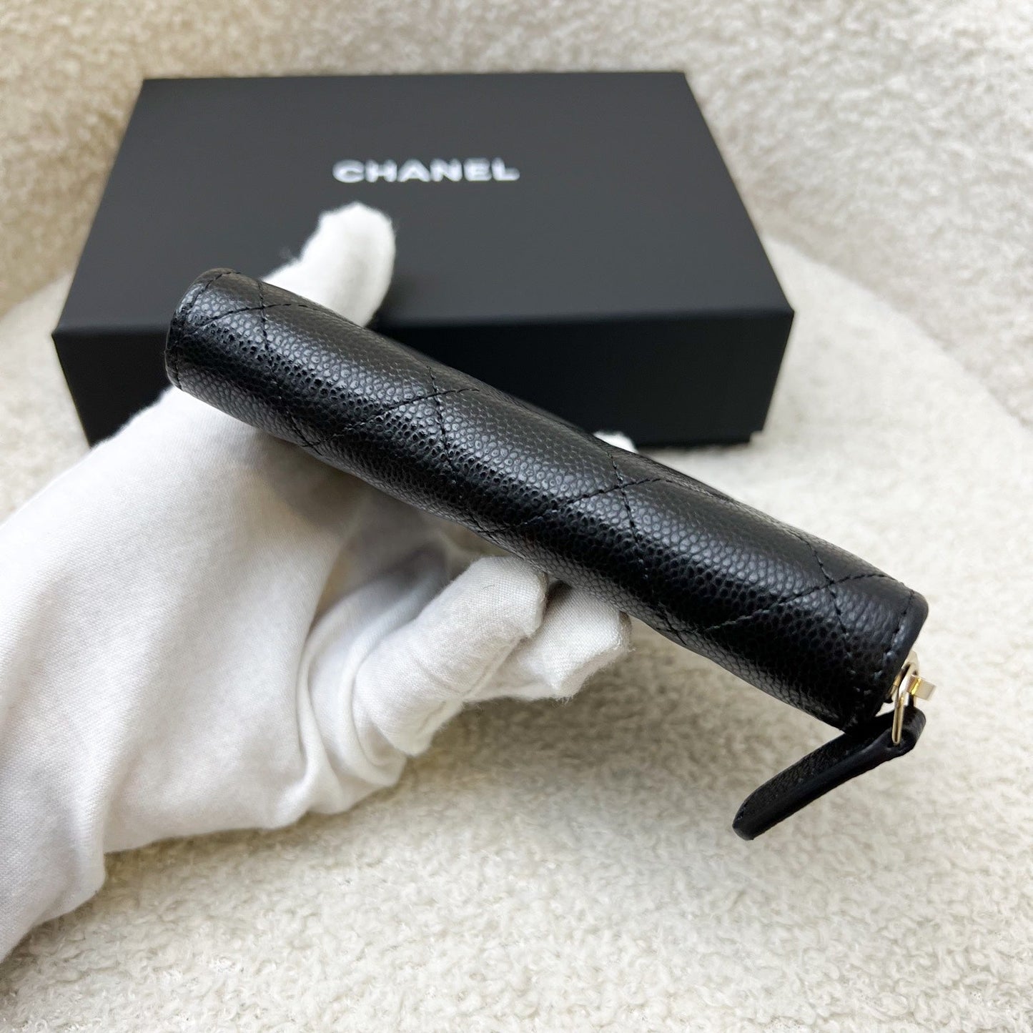 GLM-25C New Zipped Small Wallet / Card Holder in Black Caviar and LGHW (Model: AP3686)