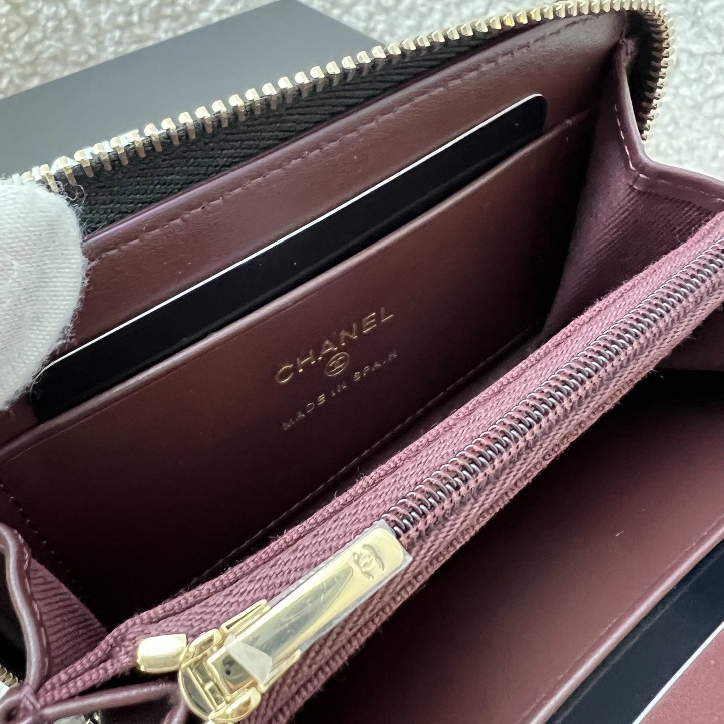 GLM-25C New Zipped Small Wallet / Card Holder in Black Caviar and LGHW (Model: AP3686)