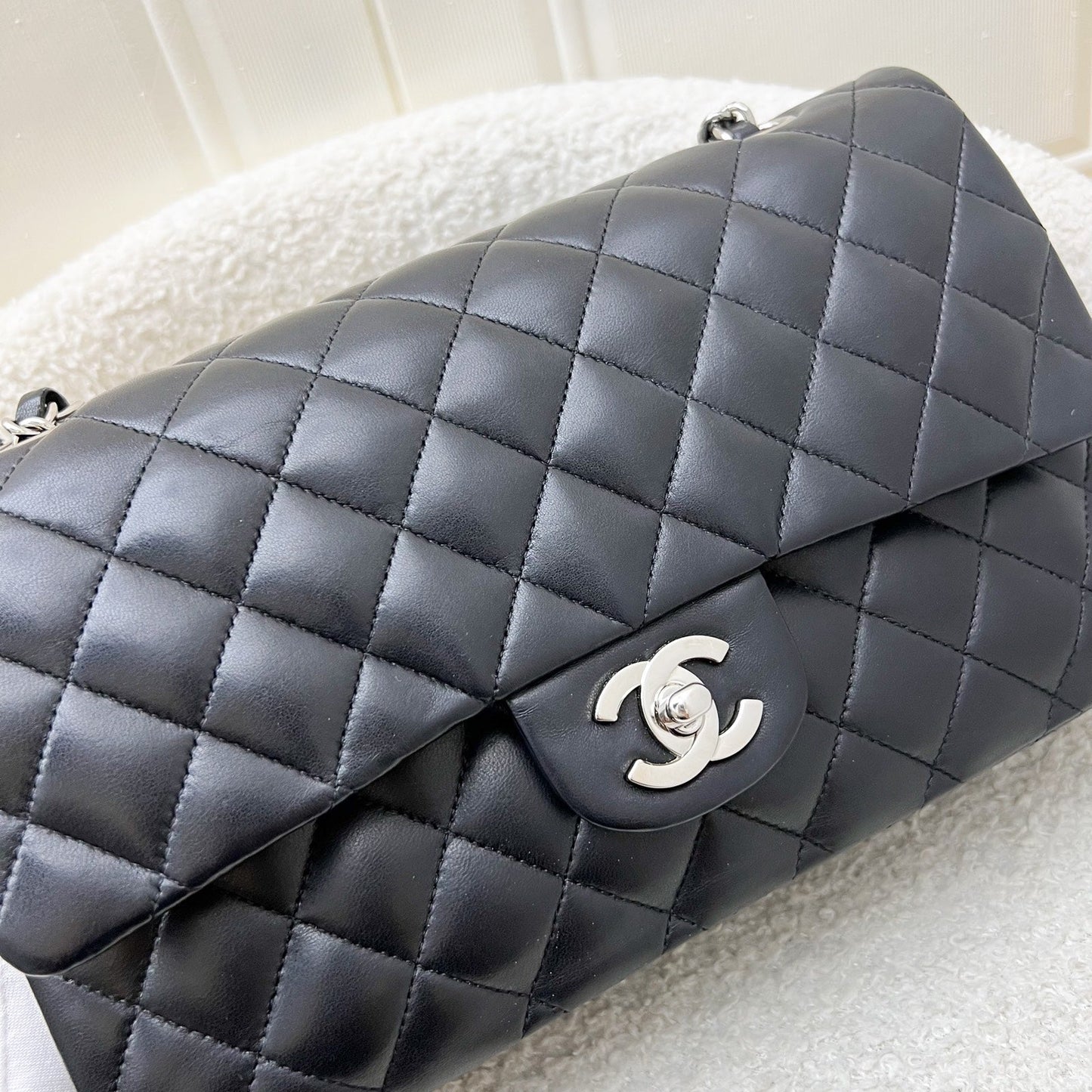 GLM-Medium Classic Flap CF in Black Lambskin and SHW