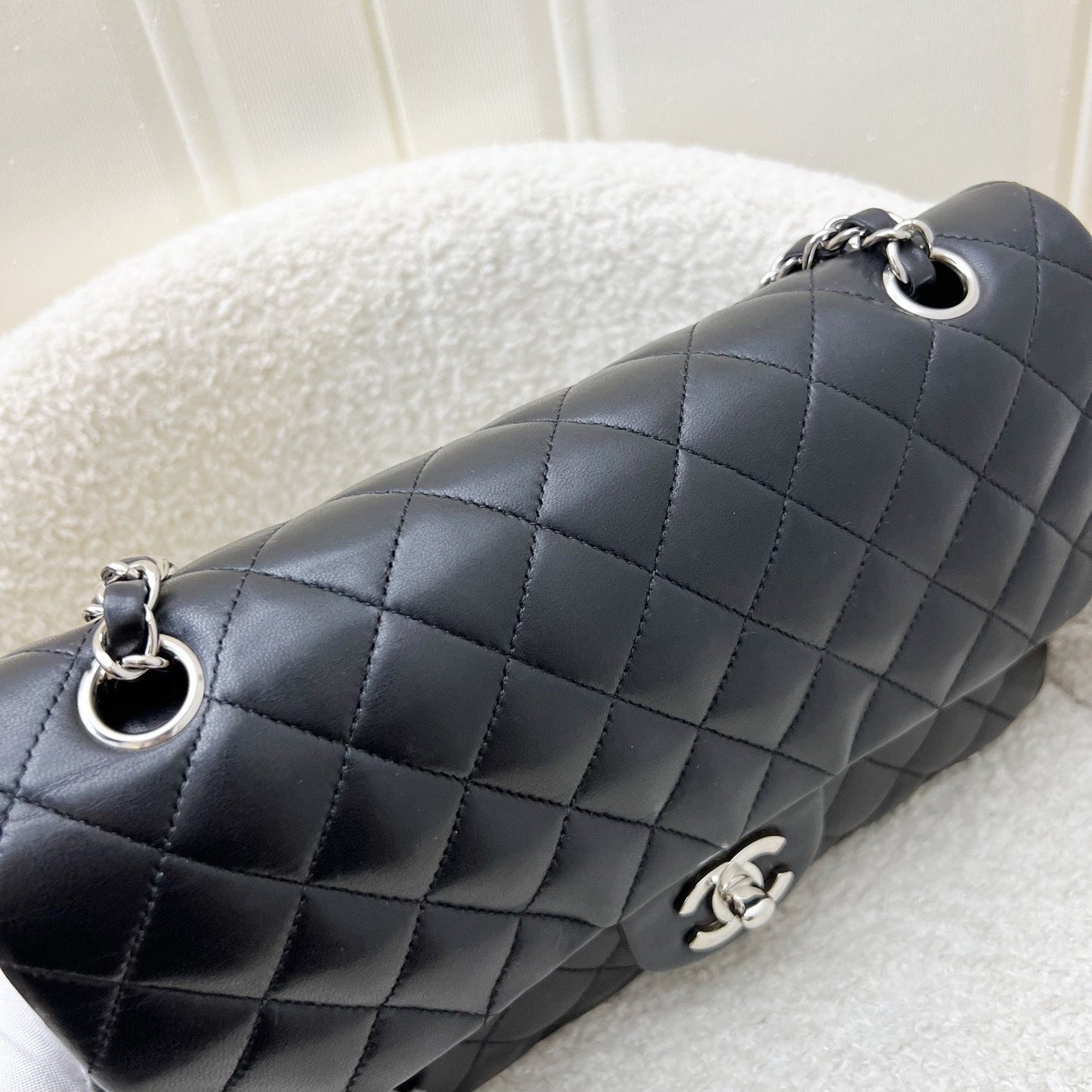 GLM-Medium Classic Flap CF in Black Lambskin and SHW
