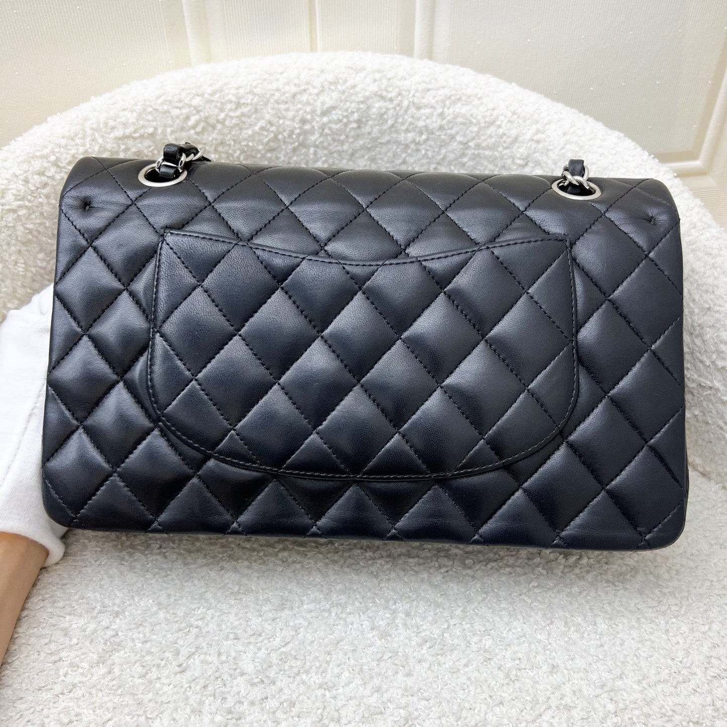 GLM-Medium Classic Flap CF in Black Lambskin and SHW