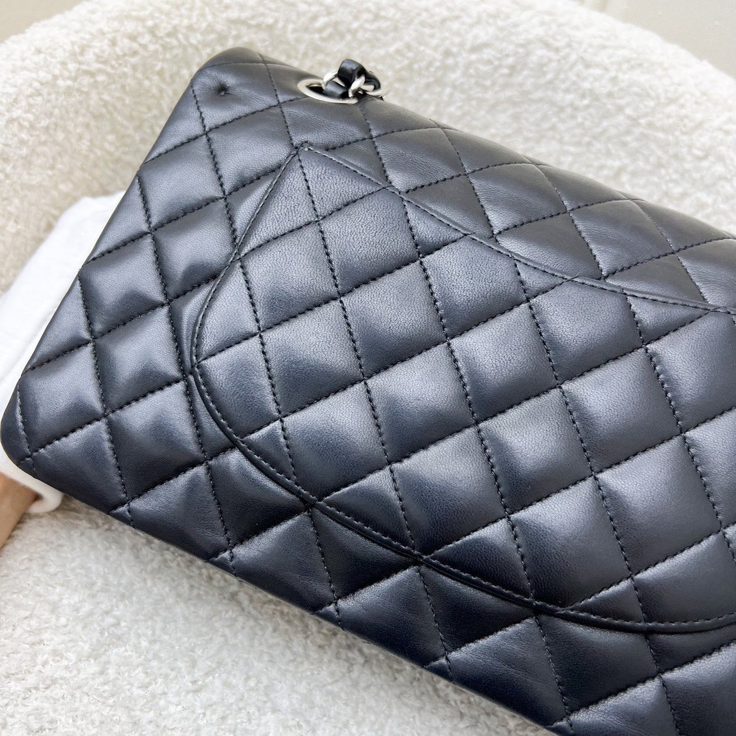 GLM-Medium Classic Flap CF in Black Lambskin and SHW