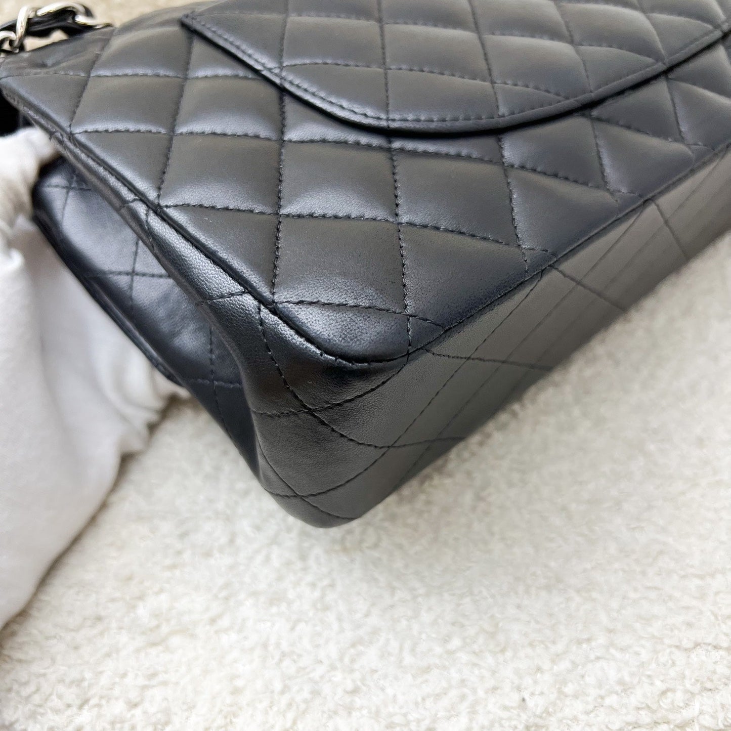 GLM-Medium Classic Flap CF in Black Lambskin and SHW